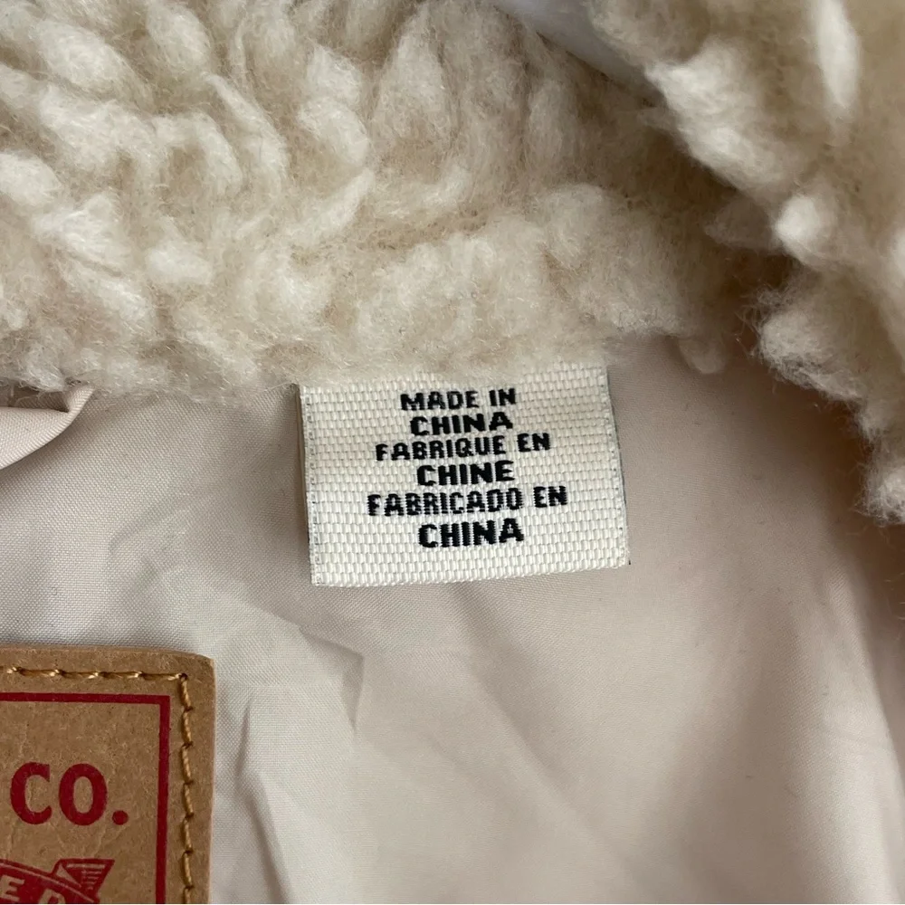 NWOT Levi’s Faux Shearling Jacket Women’s Small - Picture 5 of 7